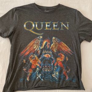 Queen Graphic Tee